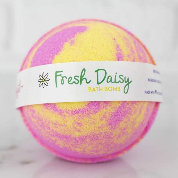 ⭐️ Bath Bombs - Picture 3 of 7